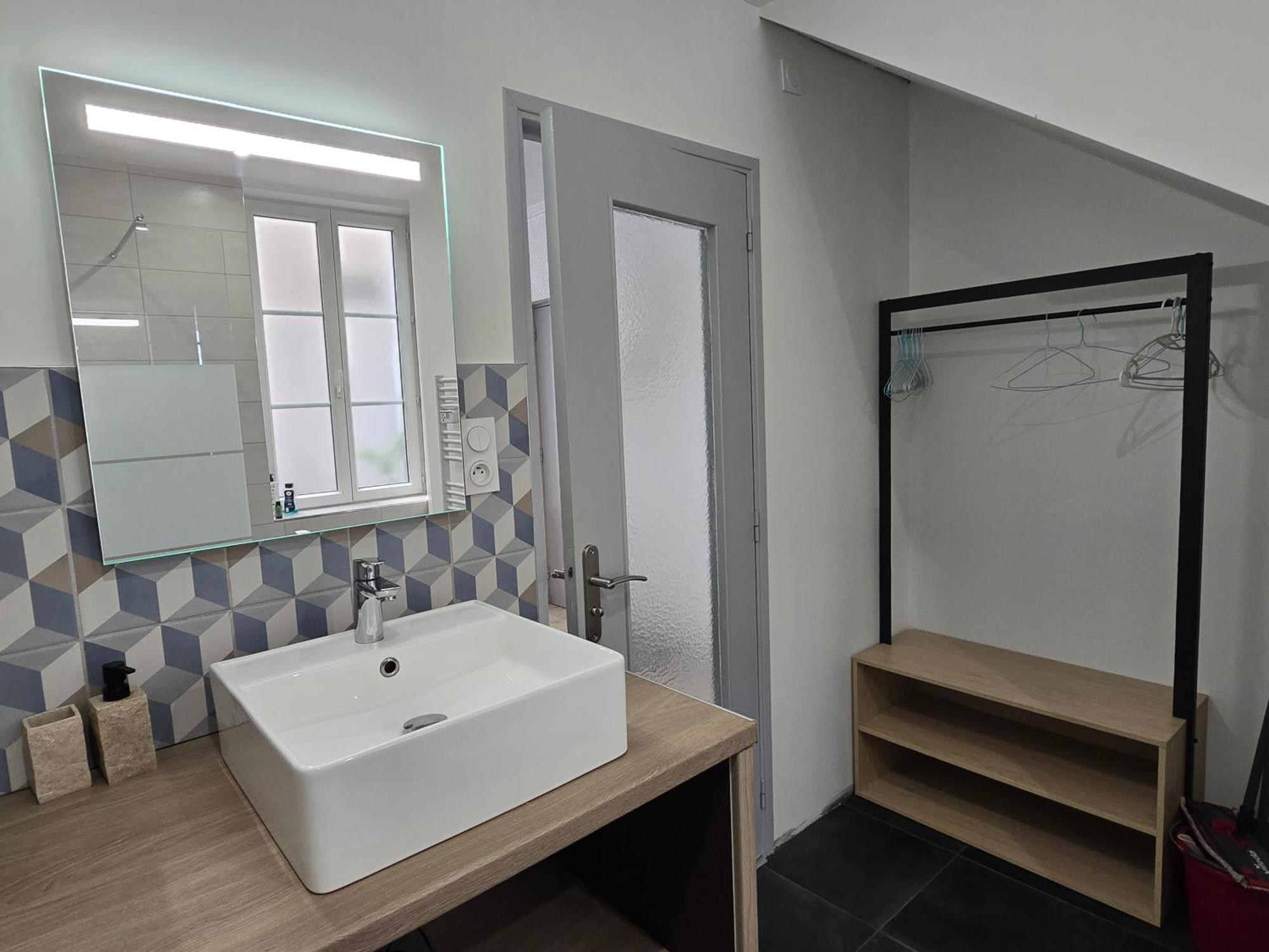 Appartement Au Calme Idealement Place A Macon. Exterior foto